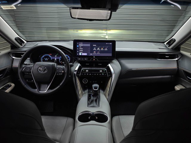 Used 2024 Toyota Venza Limited AWD/4WD image 11