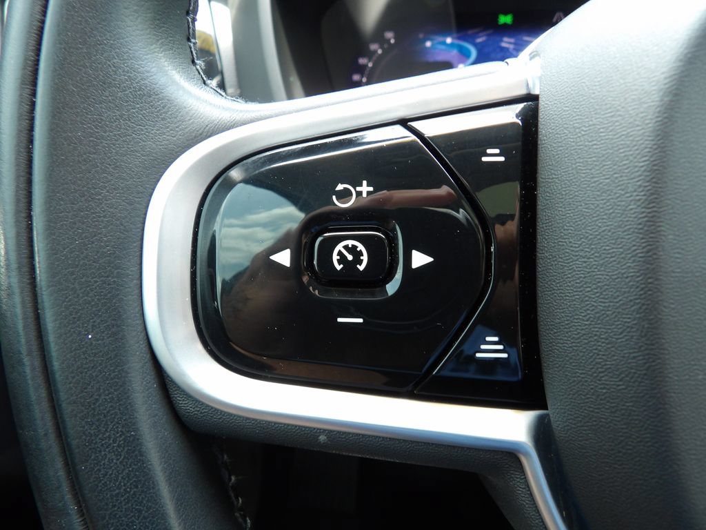 Certified 2022 Volvo XC60 B5 Inscription w/ Advanced Package AWD/4WD image 20
