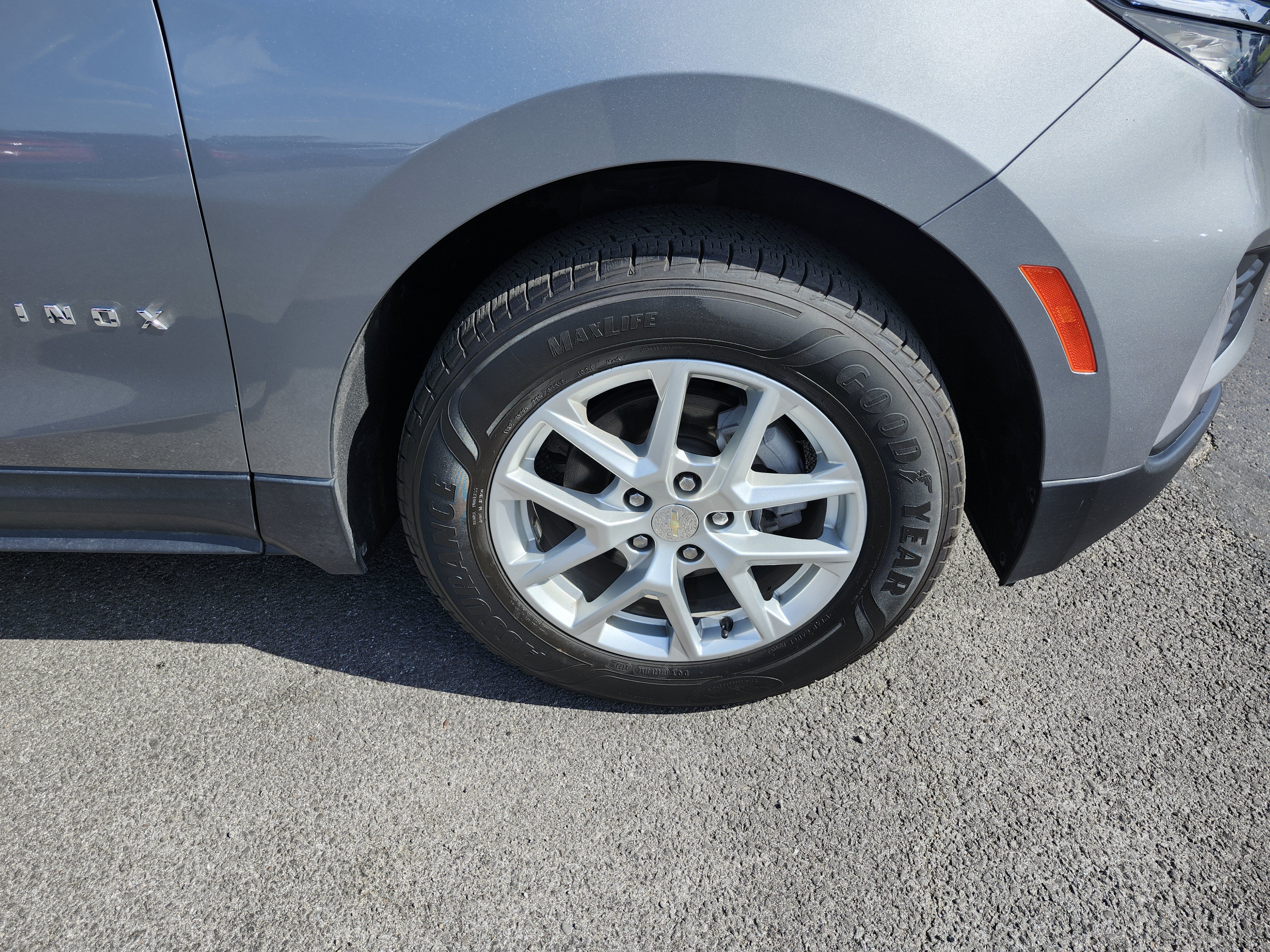 Used 2023 Chevrolet Equinox LT FWD image 9