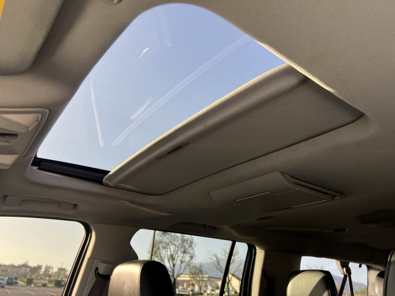 Used 2017 Cadillac Escalade ESV Luxury image 40