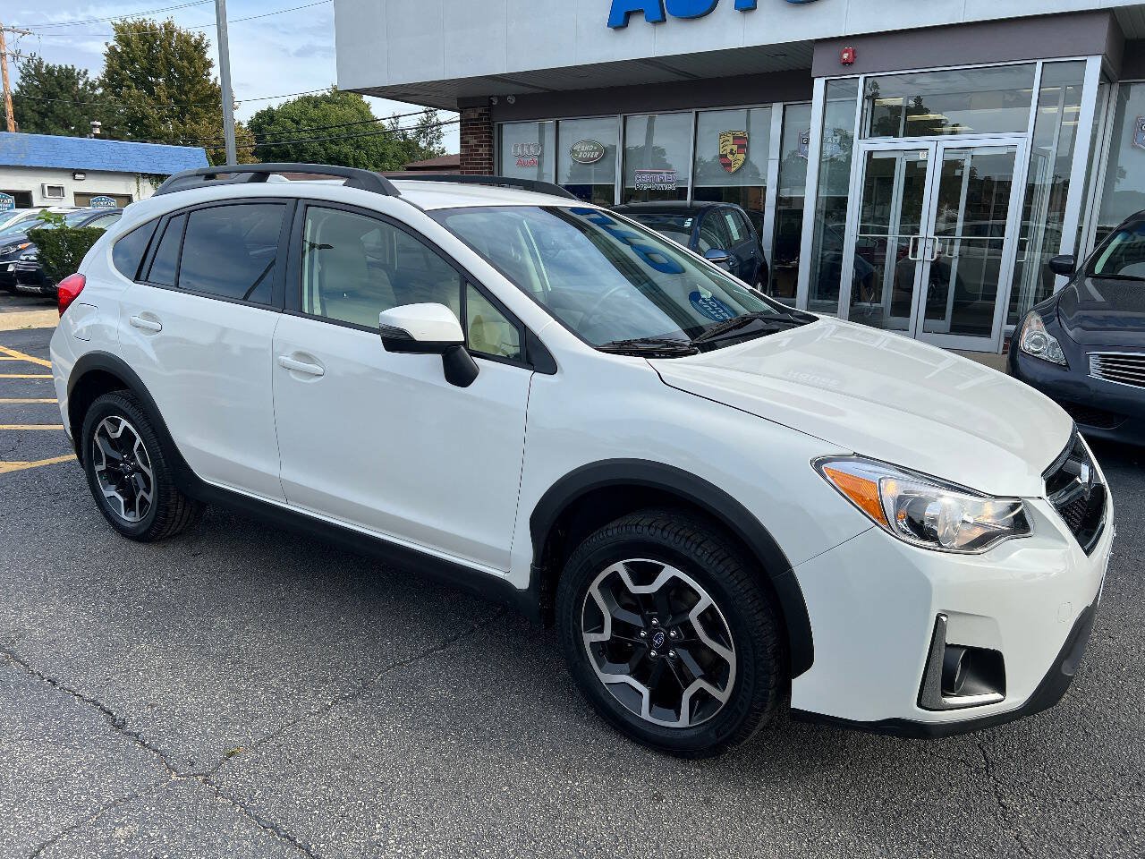 Used 2017 Subaru Crosstrek 2.0i Limited w/ Popular Package #2 AWD/4WD image 4