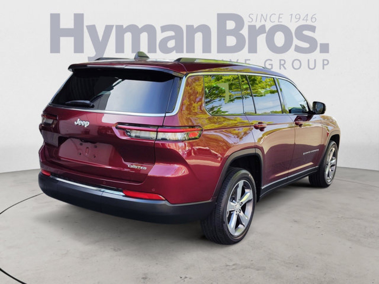 Used 2024 Jeep Grand Cherokee L Limited RWD image 3