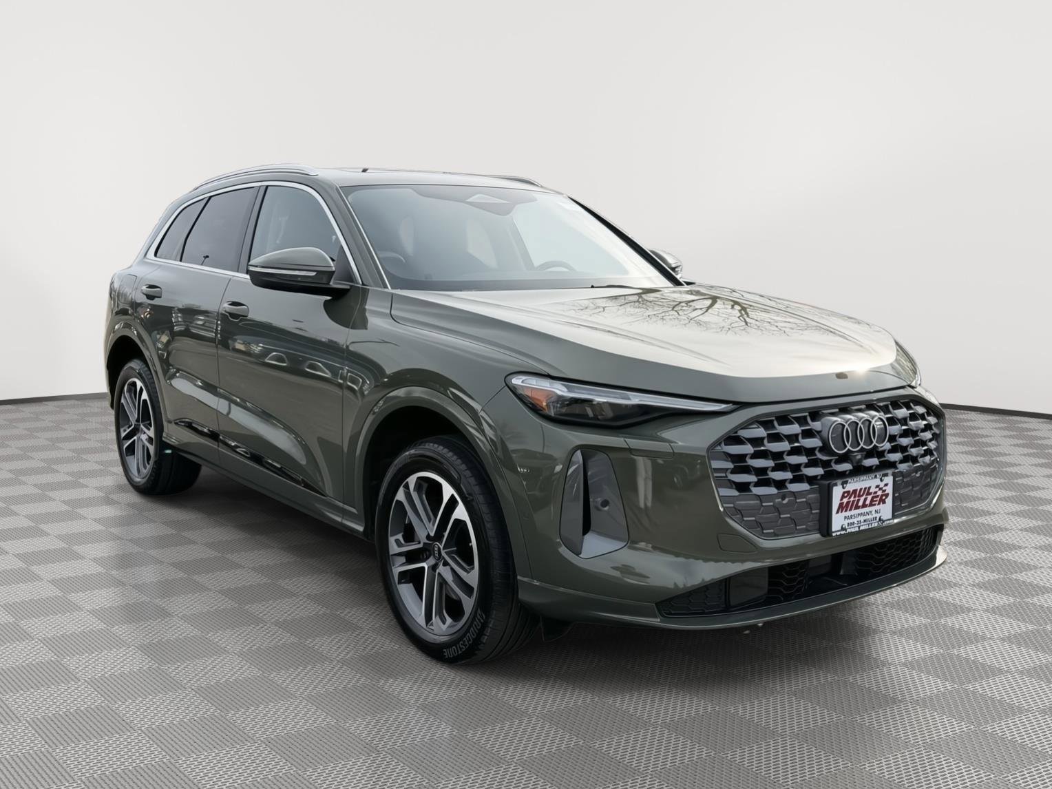 Certified 2025 Audi Q5 Premium Plus w/ Premium Plus AWD/4WD image 3