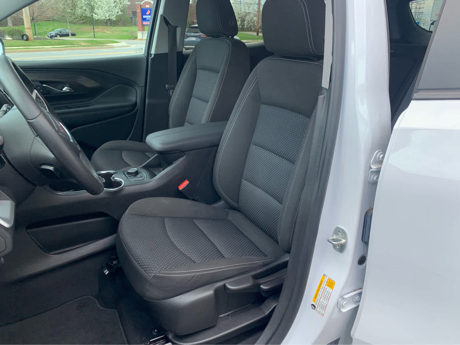 Used 2023 GMC Terrain SLE image 12