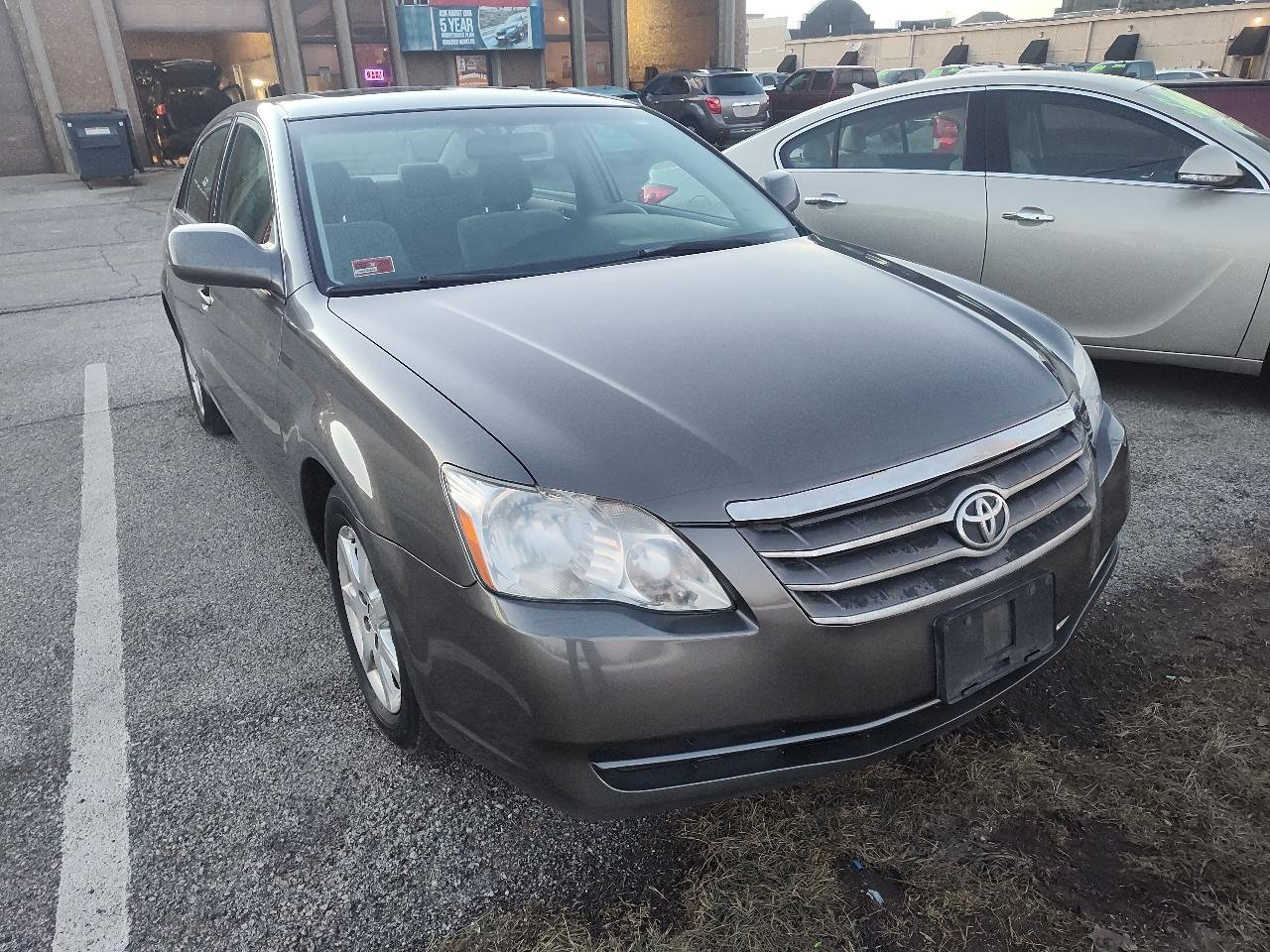 Used 2006 Toyota Avalon XL image 1