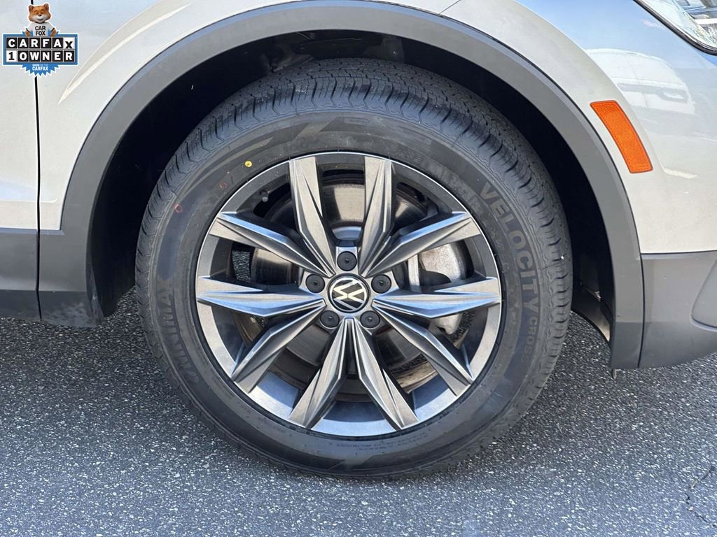 Used 2022 Volkswagen Tiguan SE w/ Panoramic Sunroof Package AWD/4WD image 7