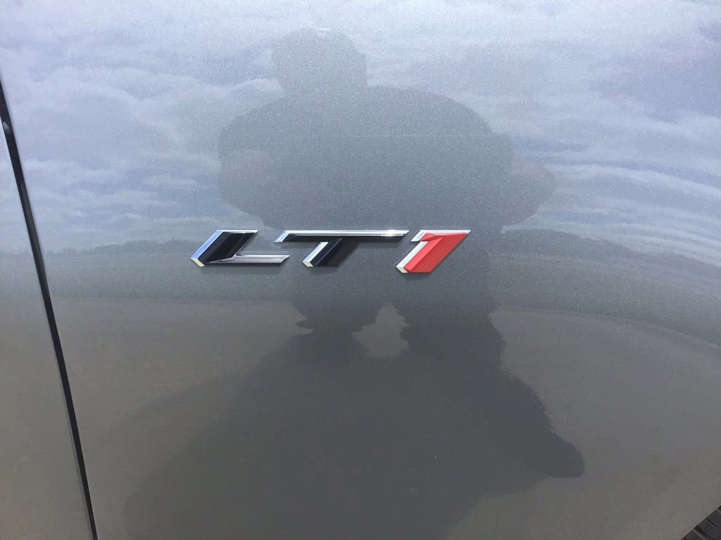Used 2021 Chevrolet Camaro LT RWD image 7