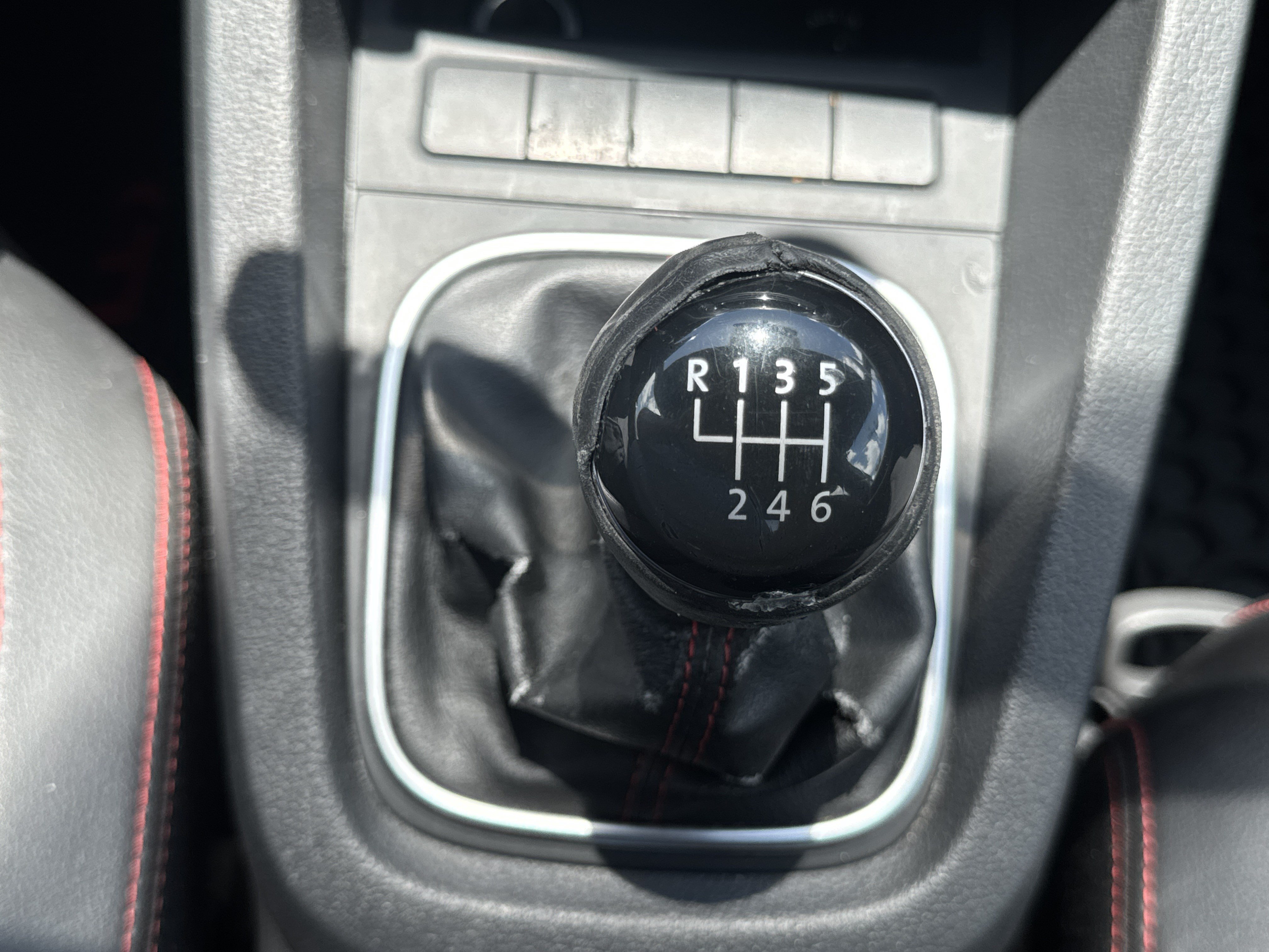 Used 2012 Volkswagen Jetta GLI FWD image 19