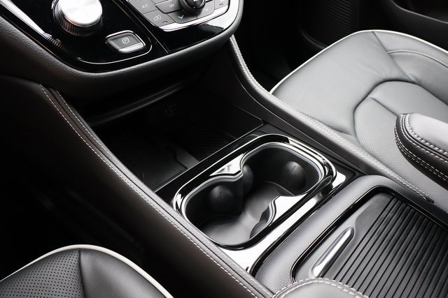 New 2026 Chrysler Pacifica Limited w/ S Appearance Package image 24