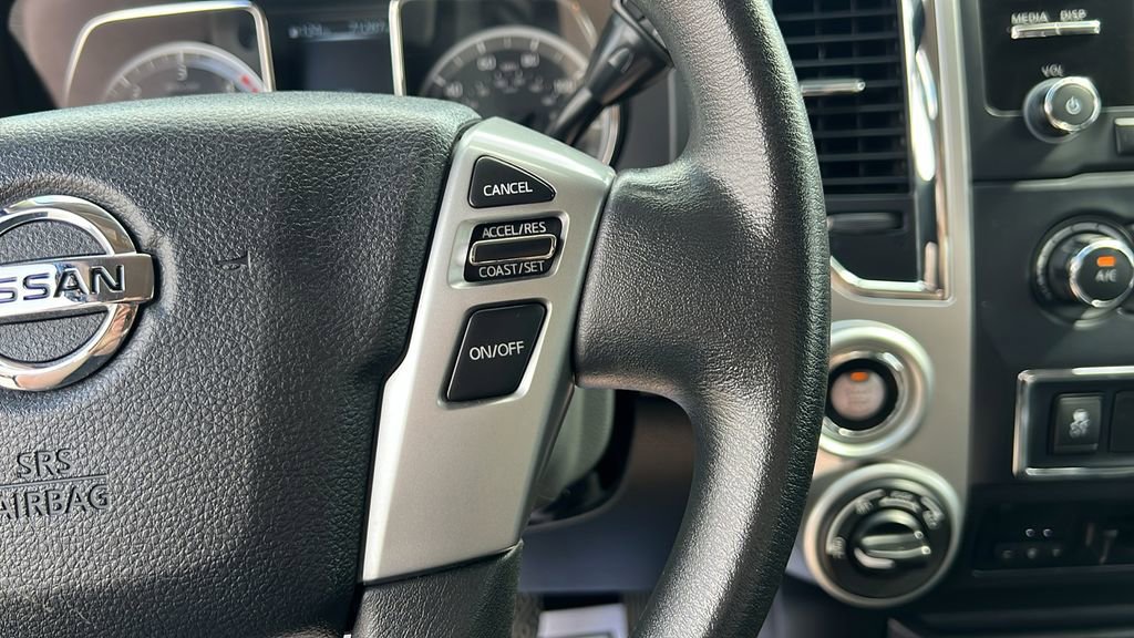 Used 2017 Nissan Titan SV image 18