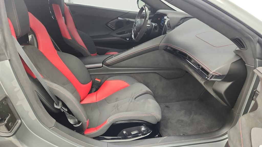 Used 2023 Chevrolet Corvette Z06 w/ Z07 Performance Package RWD image 43