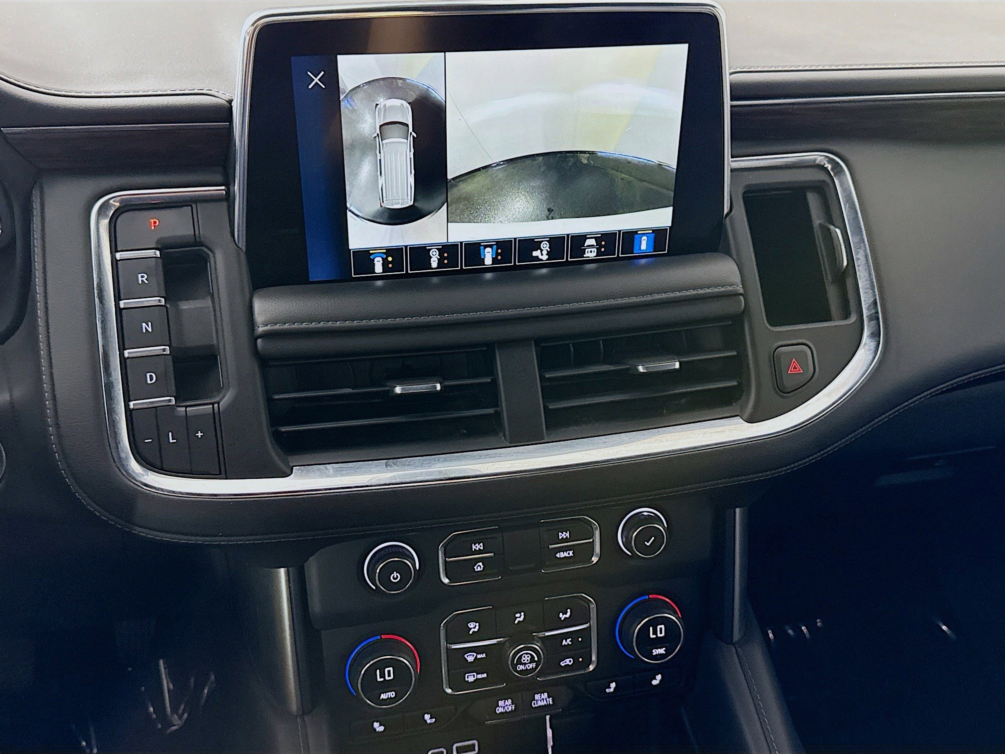 Used 2022 Chevrolet Tahoe LT w/ LT Signature Plus Package RWD image 18