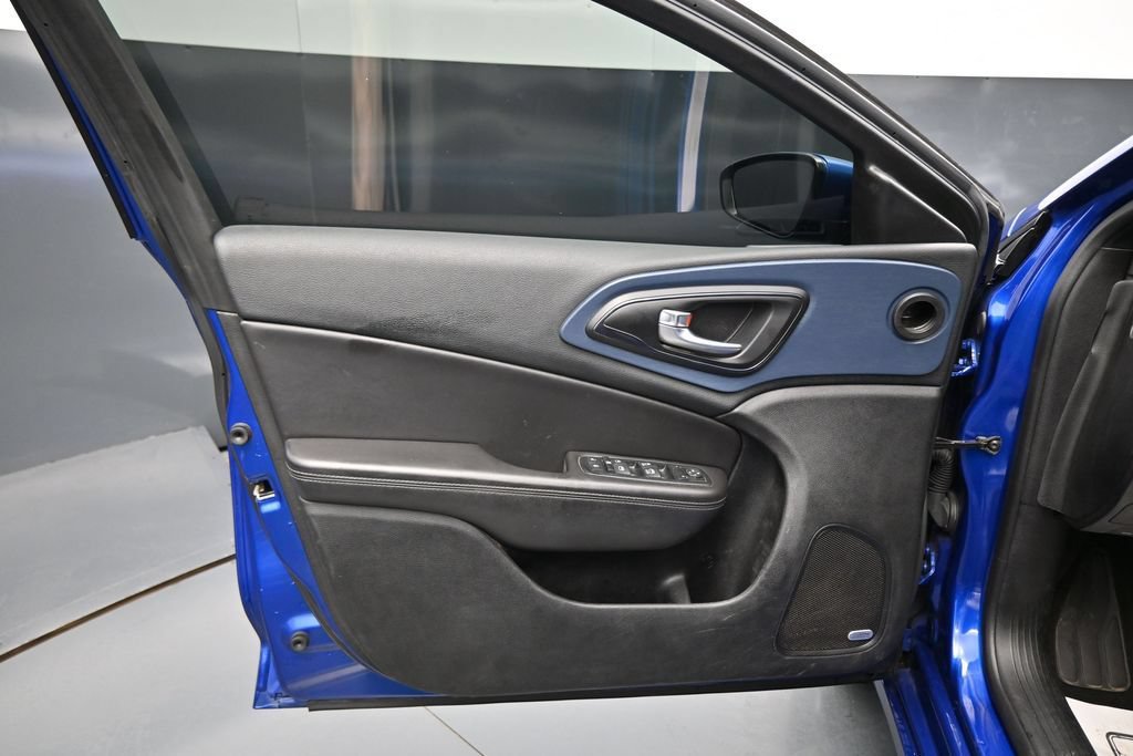 Used 2015 Chrysler 200 S w/ Navigation & Sound Group I FWD image 10