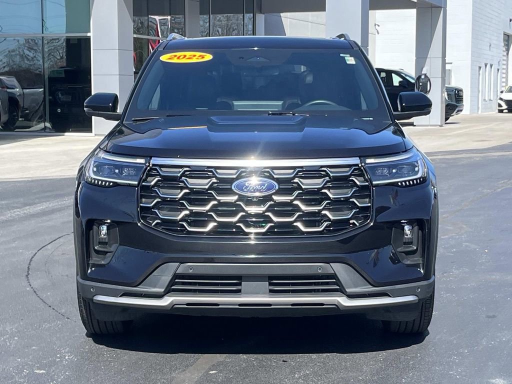 Used 2025 Ford Explorer Platinum image 2
