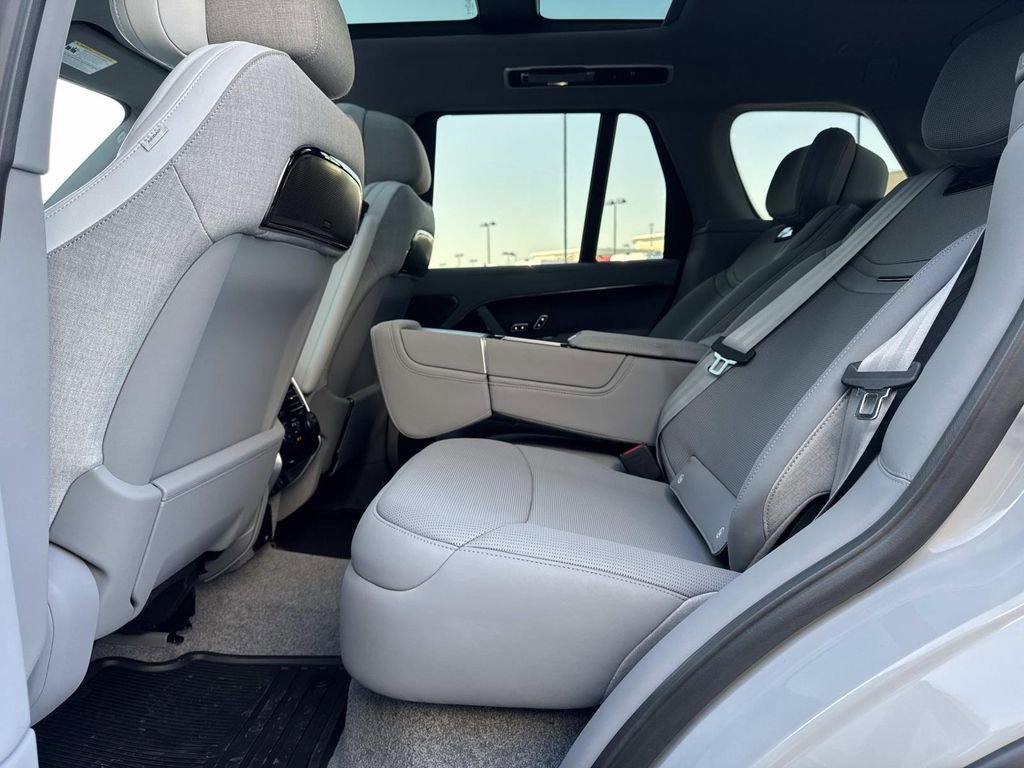 New 2026 Land Rover Range Rover SV image 12