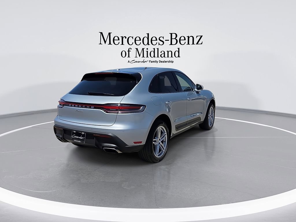 Used 2025 Porsche Macan AWD/4WD image 8