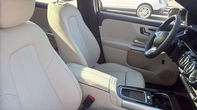 Certified 2025 Mercedes-Benz GLA 250 4MATIC image 14