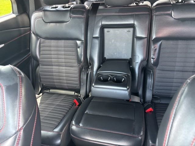 Used 2025 Ford Explorer ST-Line w/ ST-Line Street Pack AWD/4WD image 30
