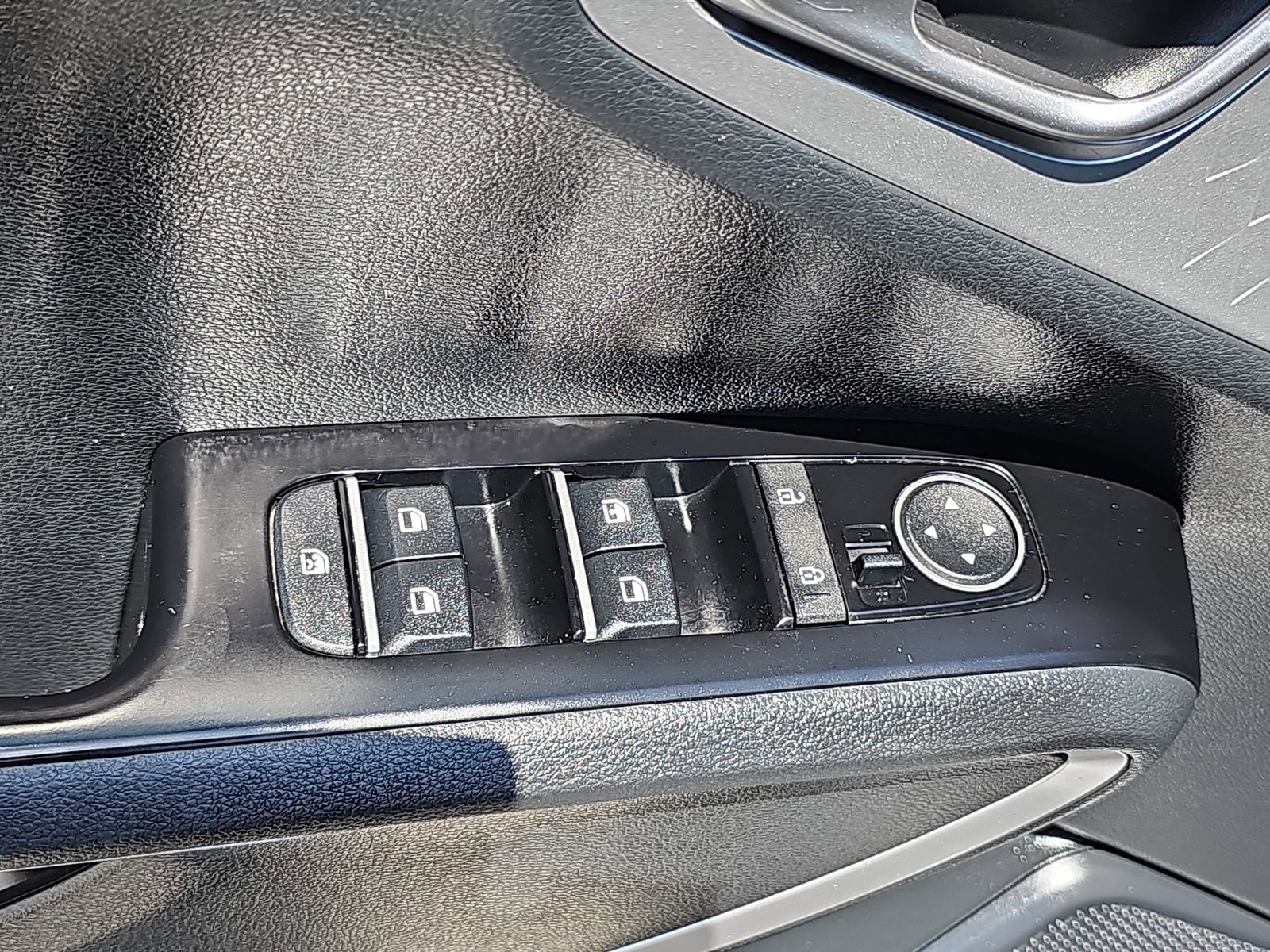 Used 2024 Kia Soul LX w/ Option Group 015 FWD image 25