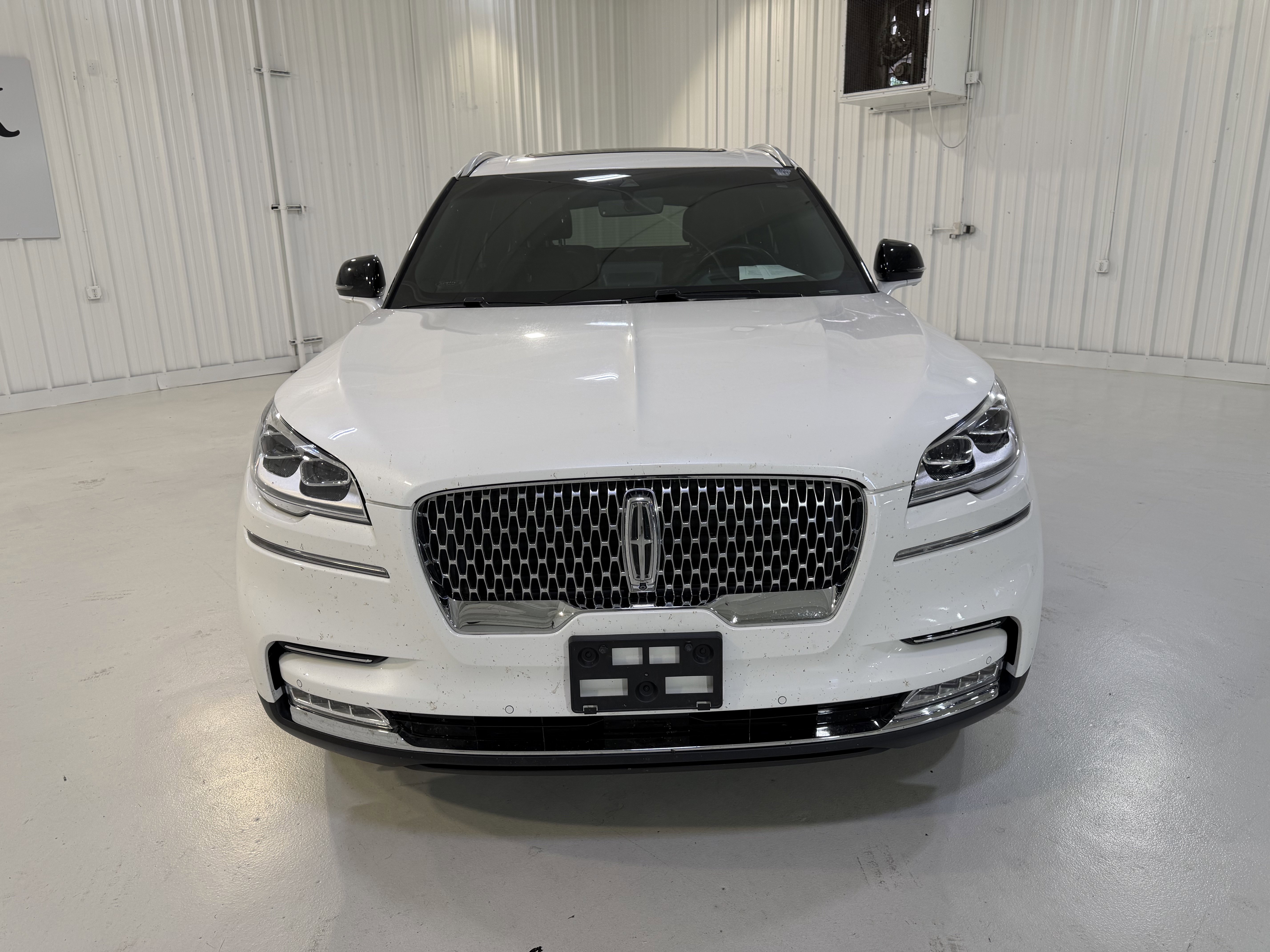 Used 2023 Lincoln Aviator Reserve w/ Equipment Group 201A RWD image 8