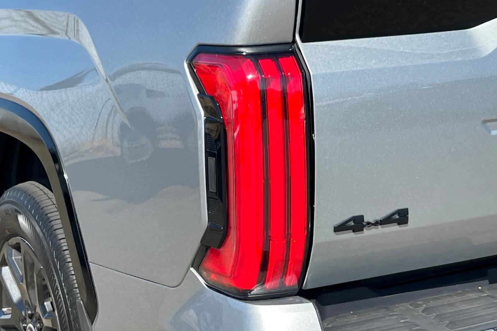 Used 2024 Toyota Tundra Platinum AWD/4WD image 23