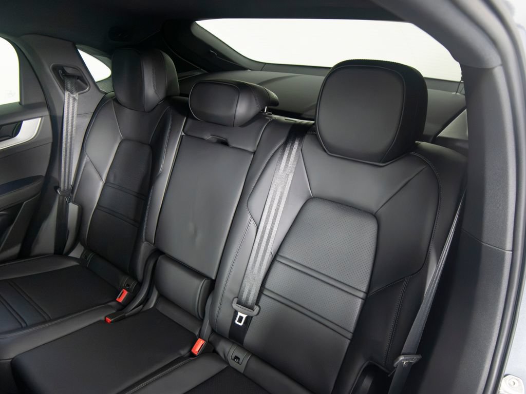 New 2026 Porsche Cayenne Coupe AWD/4WD image 39