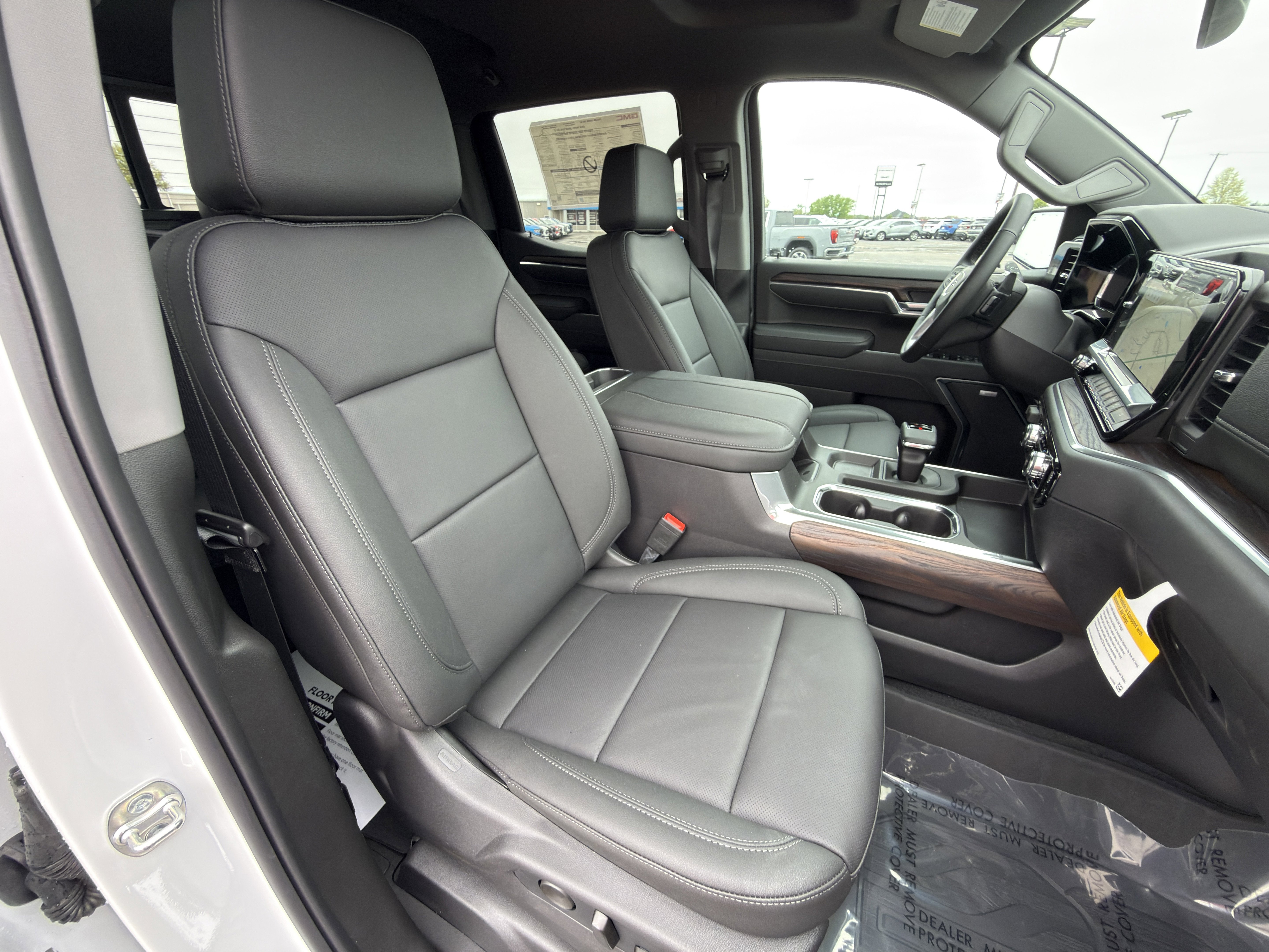 New 2026 GMC Sierra 1500 SLT AWD/4WD image 18