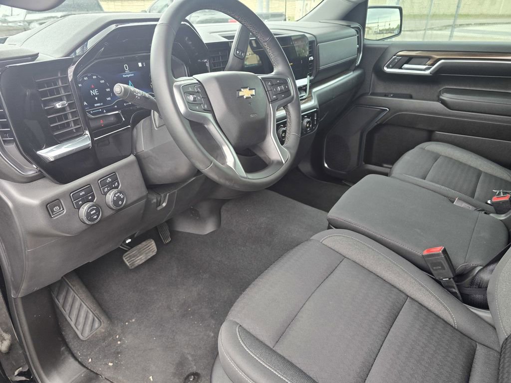 Used 2023 Chevrolet Silverado 1500 LT AWD/4WD image 21