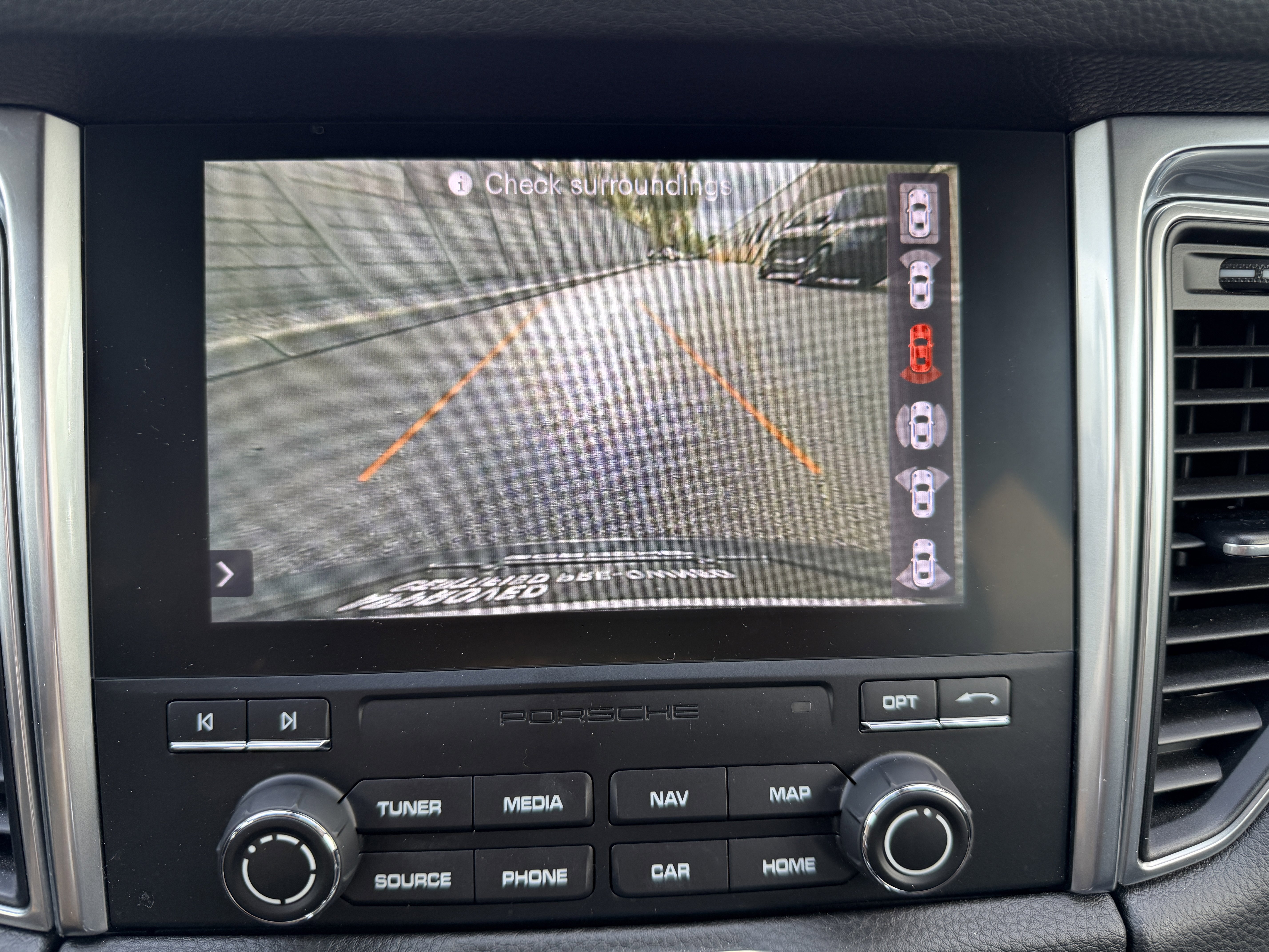 Certified 2017 Porsche Macan S image 28