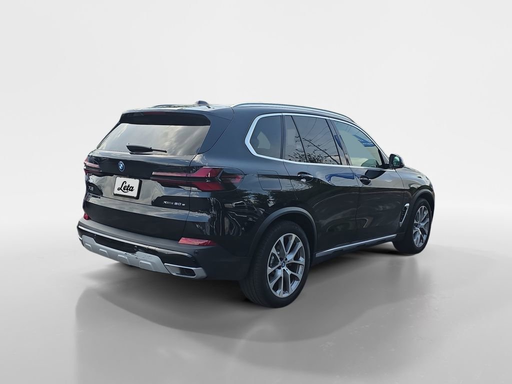 Used 2025 BMW X5 xDrive50e image 4