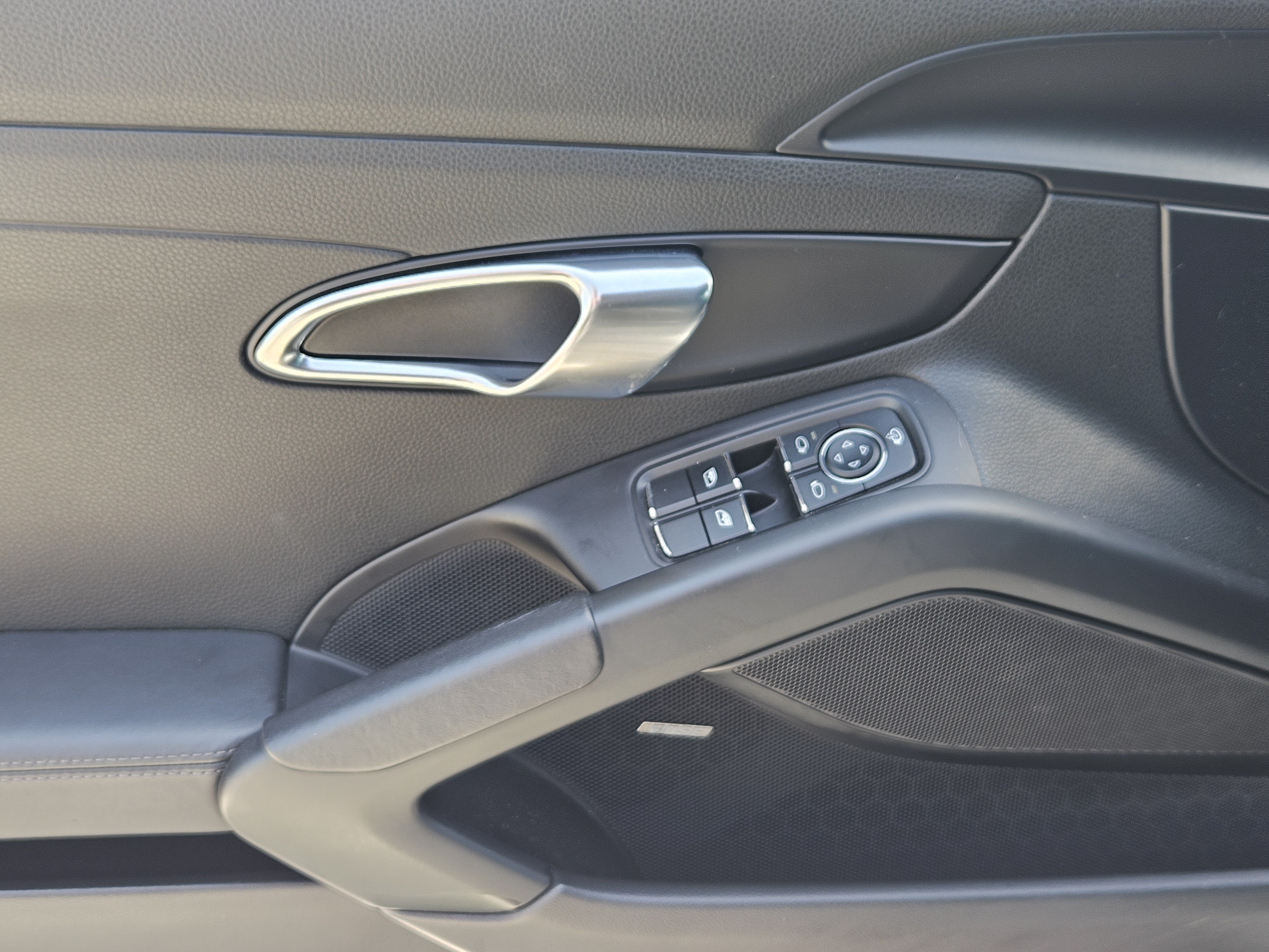Certified 2022 Porsche 718 Cayman S RWD image 23
