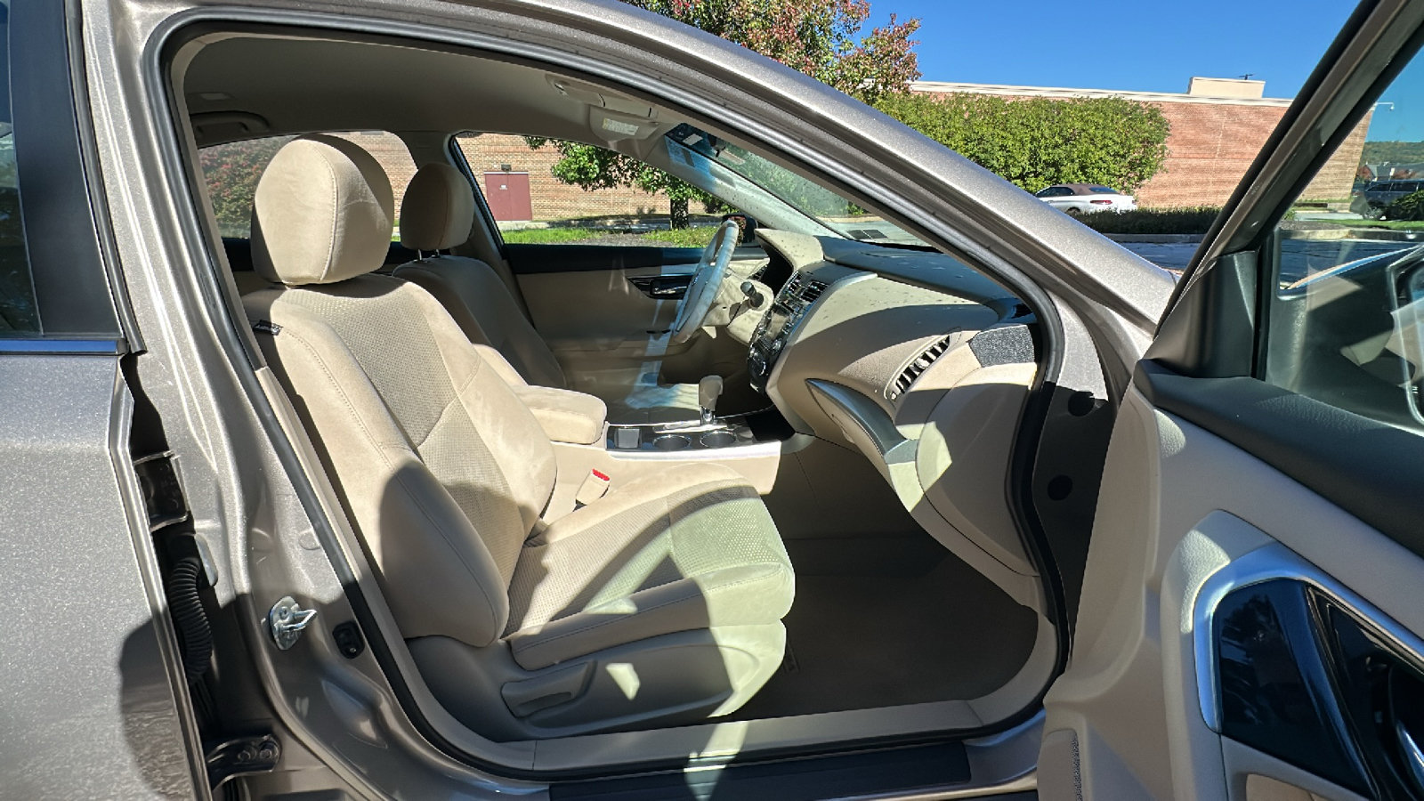 Used 2014 Nissan Altima 2.5 S w/ Display Audio Package FWD image 24