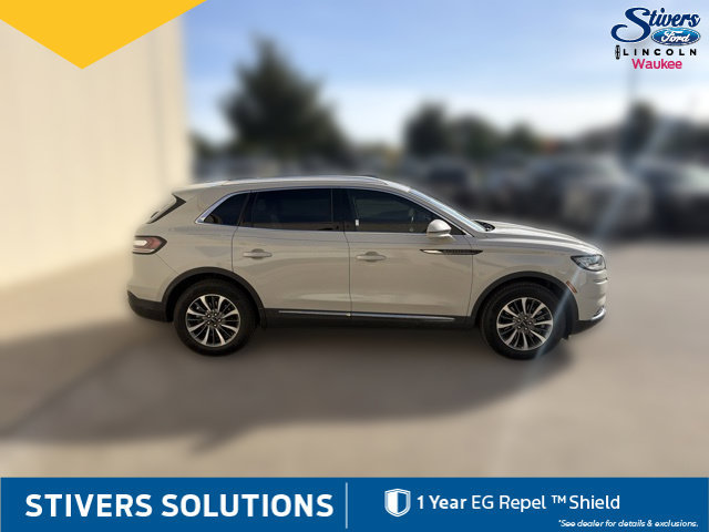 Used 2022 Lincoln Nautilus FWD w/ Premium Package image 5