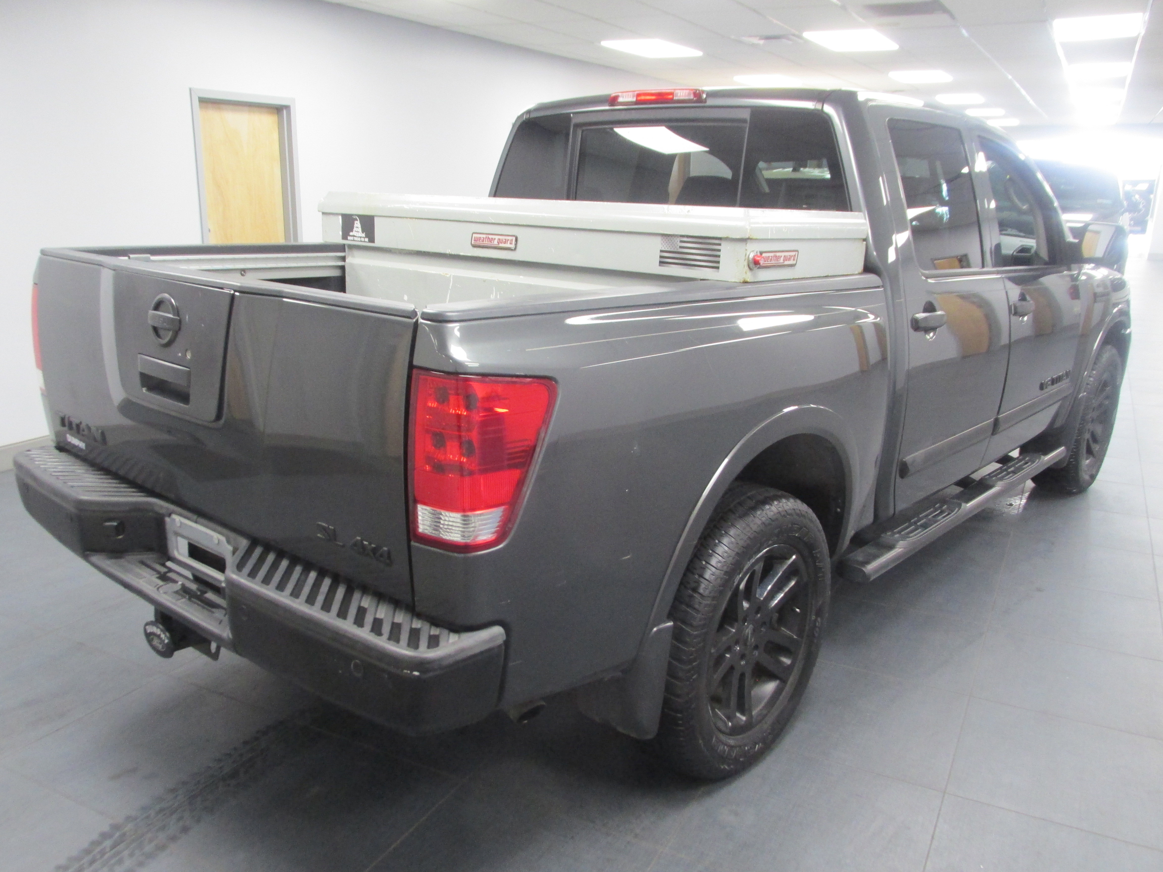 Used 2011 Nissan Titan SL w/ Heavy Metal Edition Pkg AWD/4WD image 5