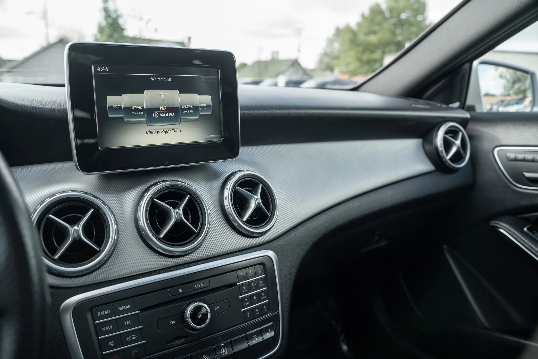 Used 2017 Mercedes-Benz GLA 250 4MATIC w/ Premium Package image 23