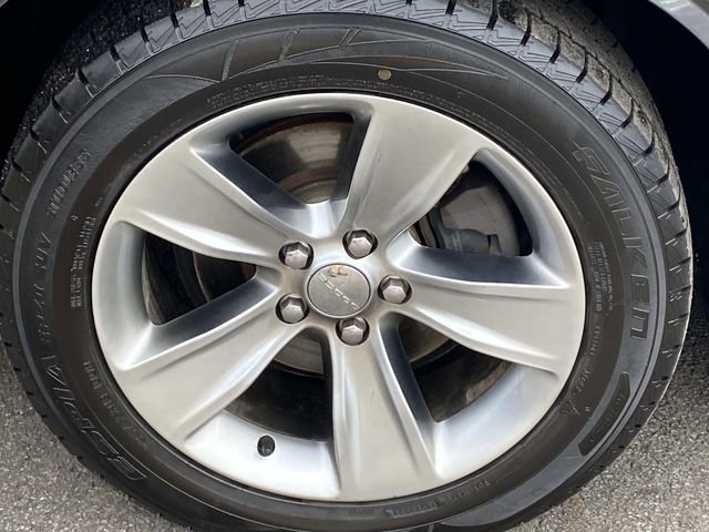 Used 2018 Dodge Challenger SXT image 30