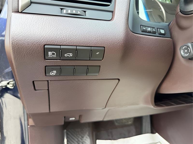 Used 2018 Lexus RX 350L FWD w/ Premium Package image 31