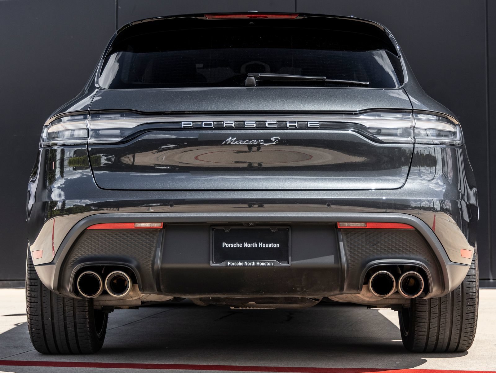 Certified 2024 Porsche Macan S AWD/4WD image 10