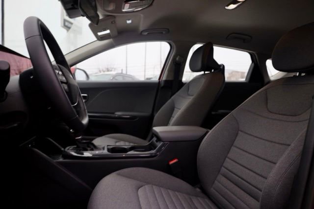 Certified 2025 Kia K4 EX image 17