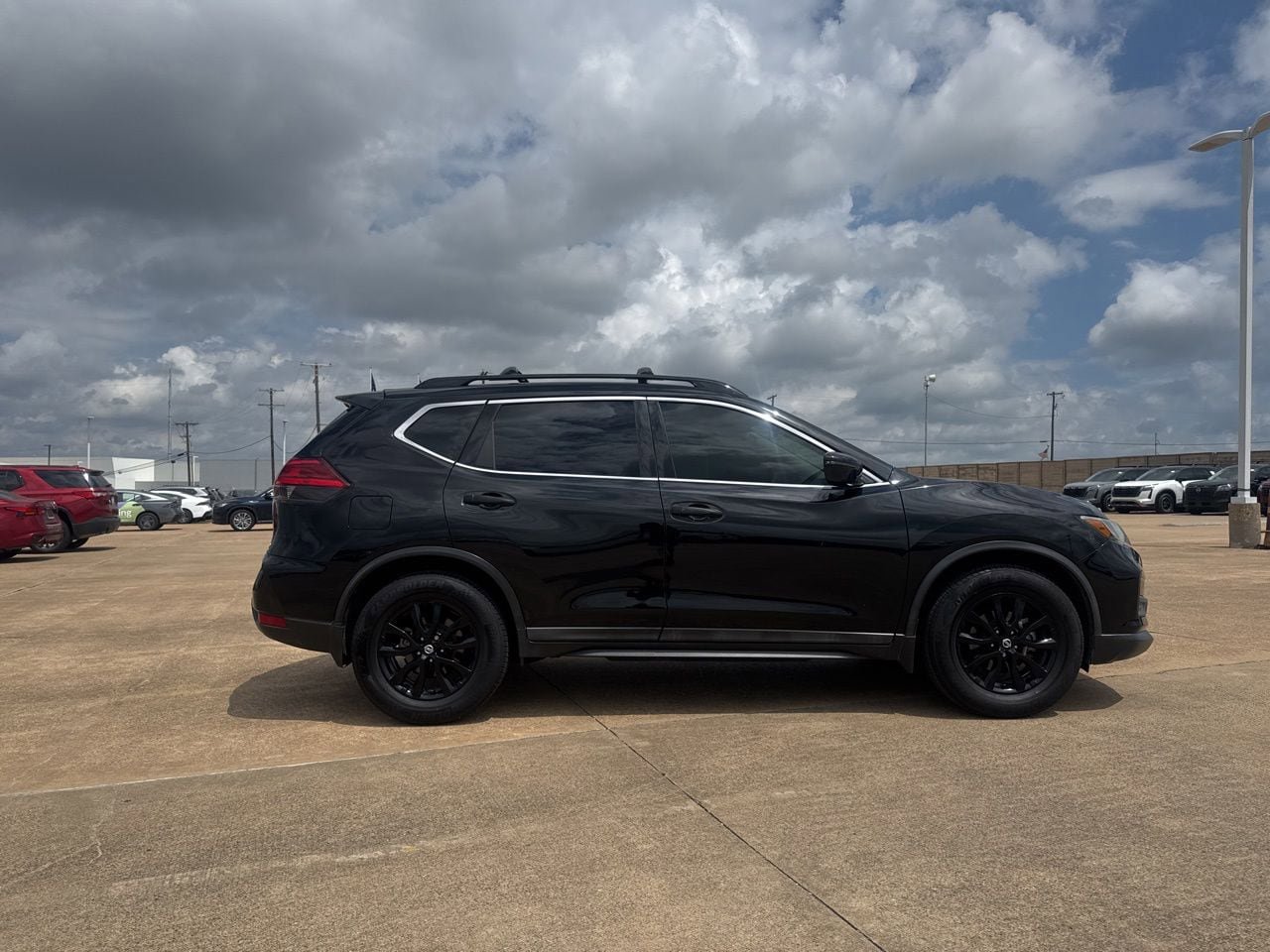 Used 2017 Nissan Rogue SV w/ Midnight Edition FWD image 27
