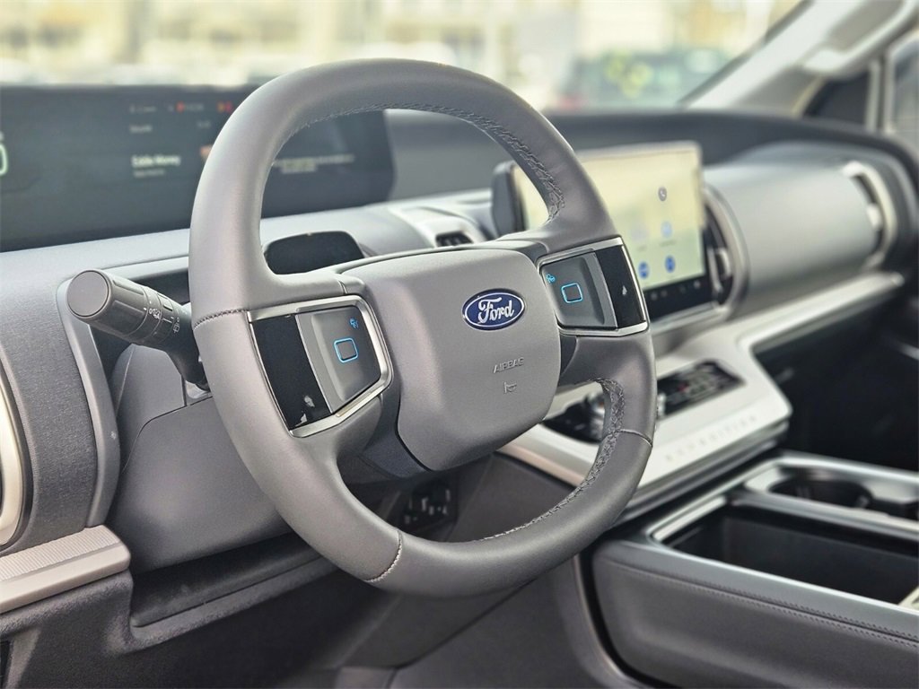 New 2026 Ford Expedition Active image 15