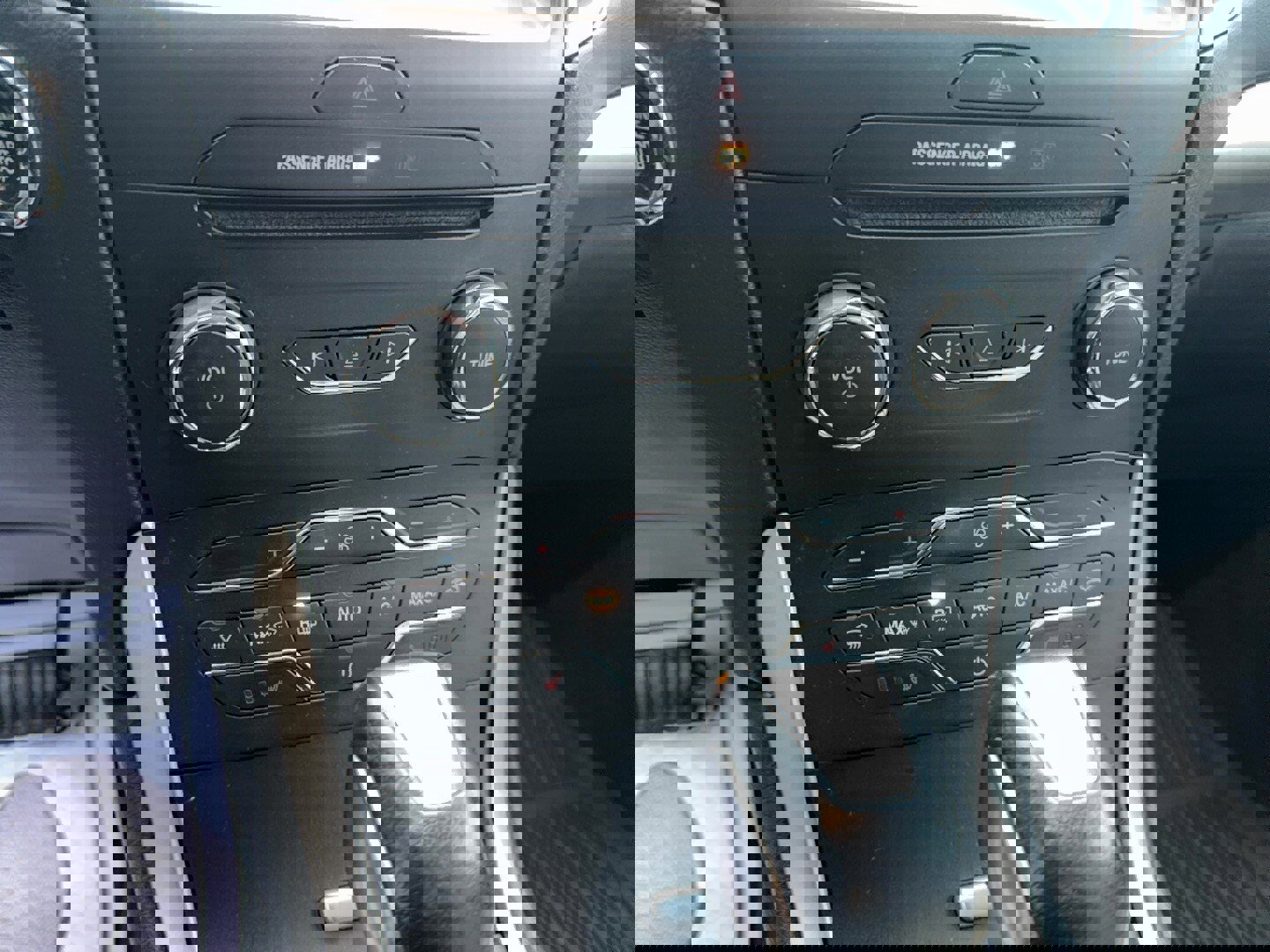 Used 2018 Ford Edge SEL w/ Equipment Group 201A image 20