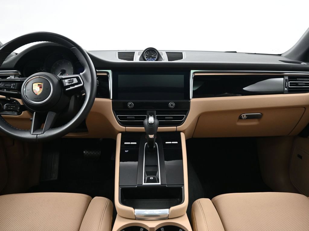 Certified 2022 Porsche Macan S image 9