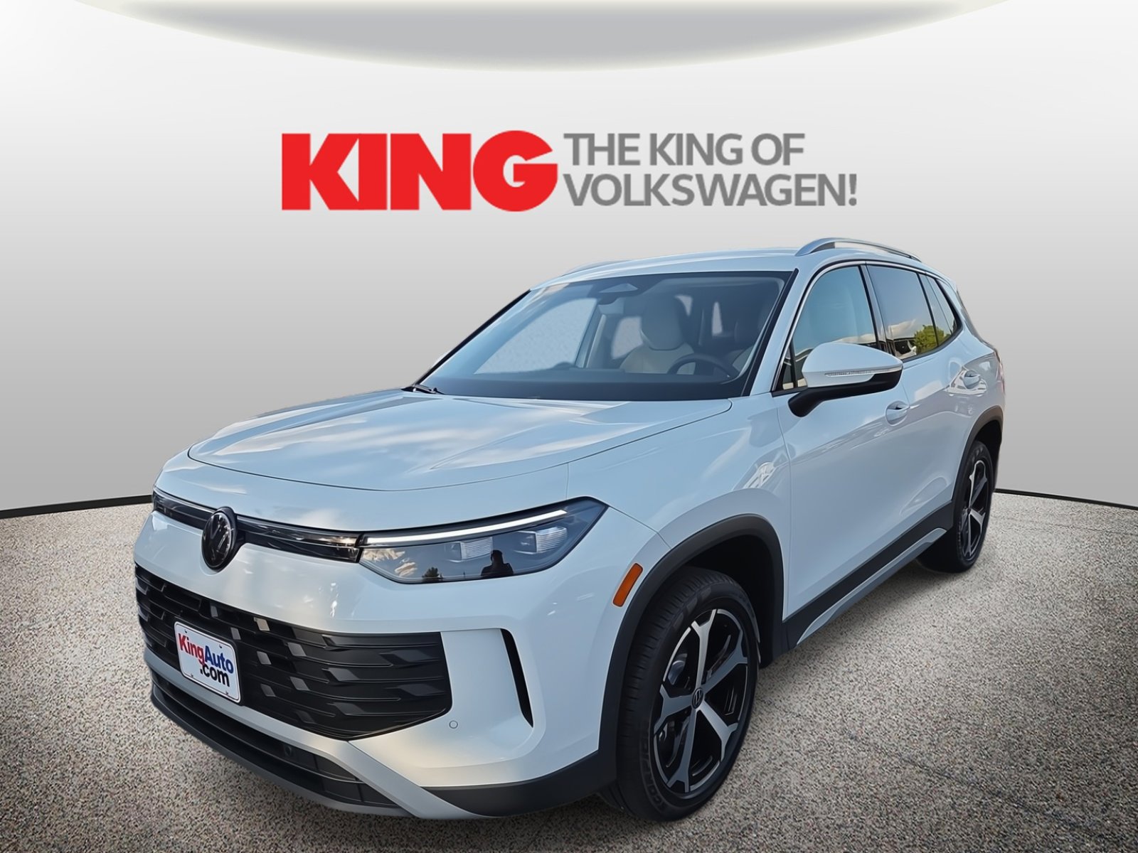 New 2025 Volkswagen Tiguan SE image 3