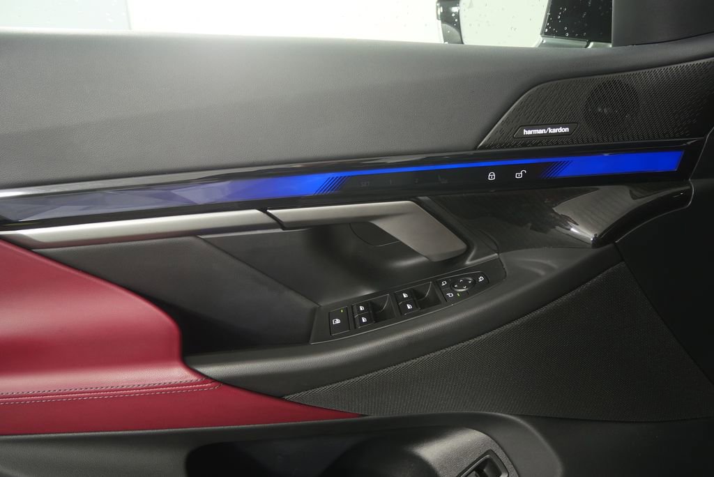 Certified 2025 BMW 540i xDrive image 8