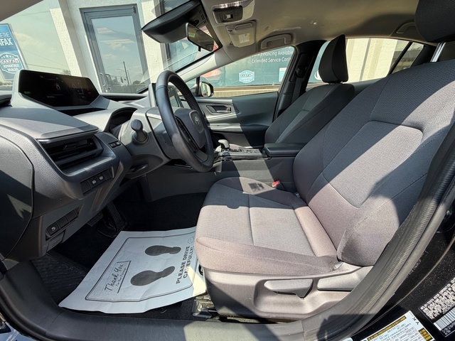Used 2025 Toyota Prius LE FWD image 10