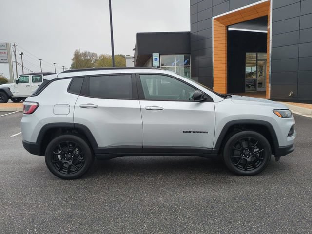 New 2026 Jeep Compass Latitude AWD/4WD image 3