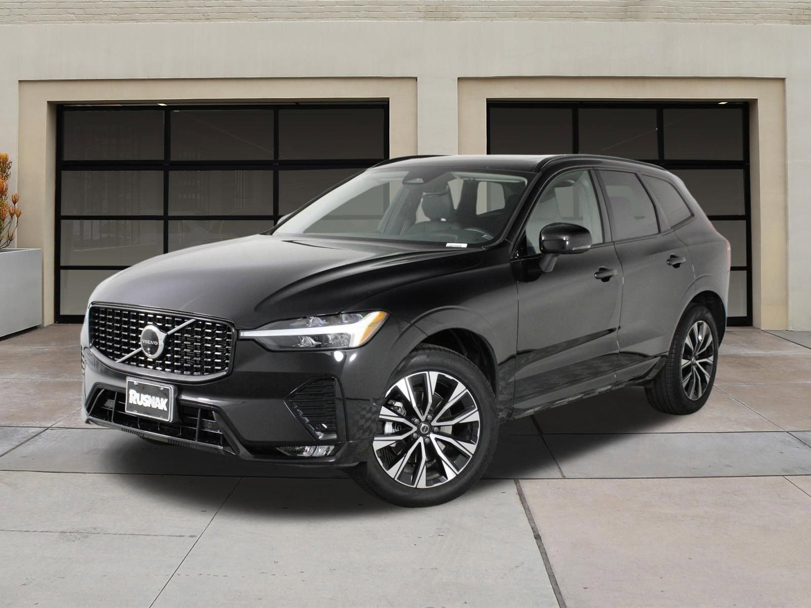 Certified 2025 Volvo XC60 B5 Plus AWD/4WD image 3