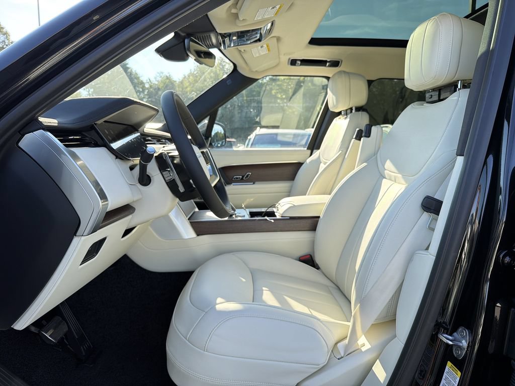 New 2026 Land Rover Range Rover SE AWD/4WD image 3