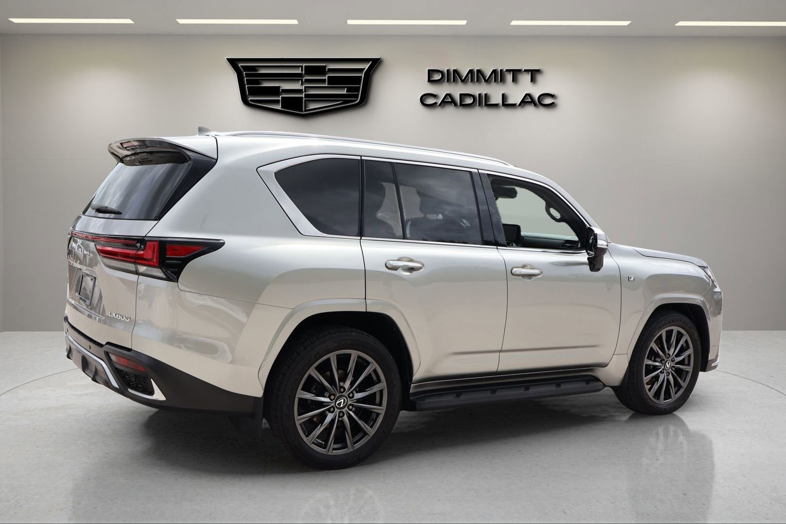 Used 2024 Lexus LX 600 F Sport AWD/4WD image 5